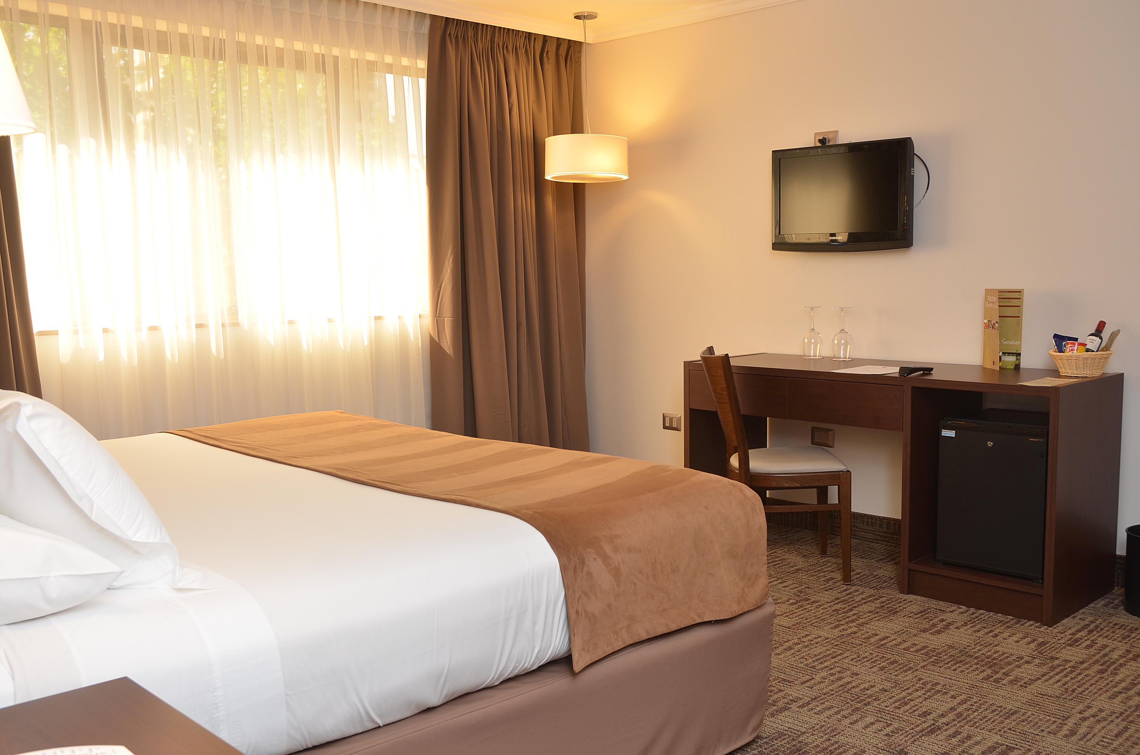 Hotel Director Vitacura Сантяго Екстериор снимка