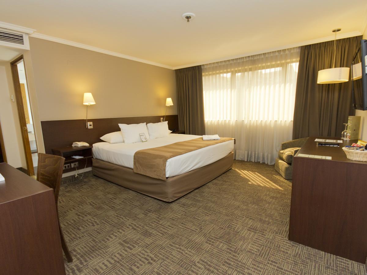 Hotel Director Vitacura Сантяго Екстериор снимка